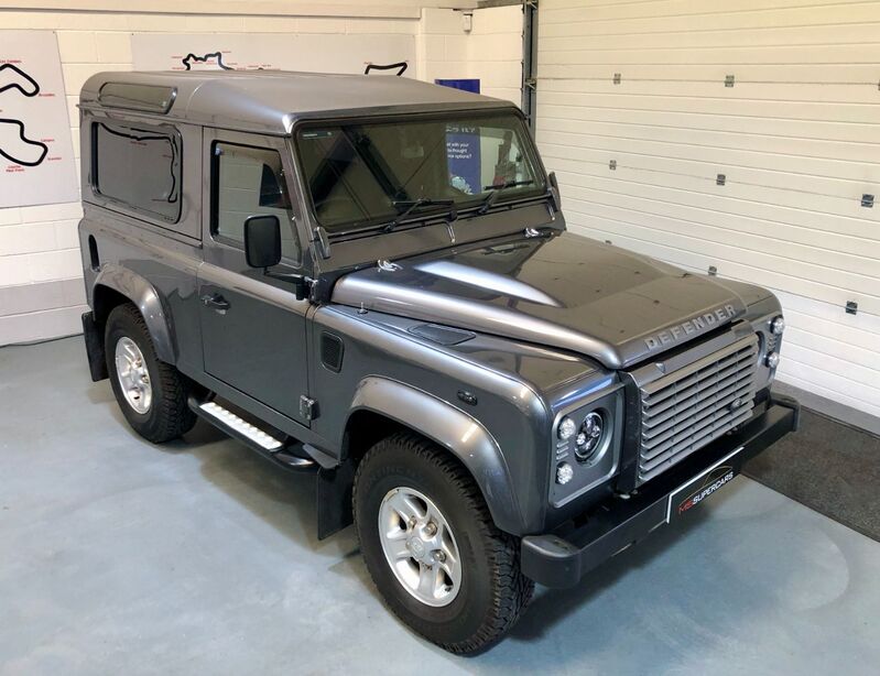 LAND ROVER DEFENDER 90