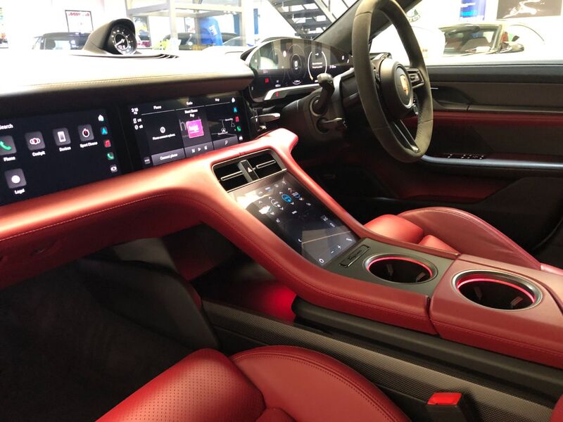 PORSCHE TAYCAN