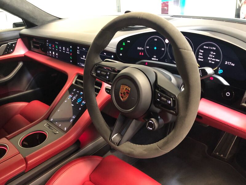 PORSCHE TAYCAN