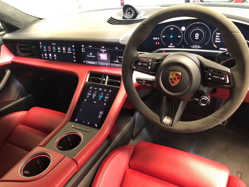 PORSCHE TAYCAN