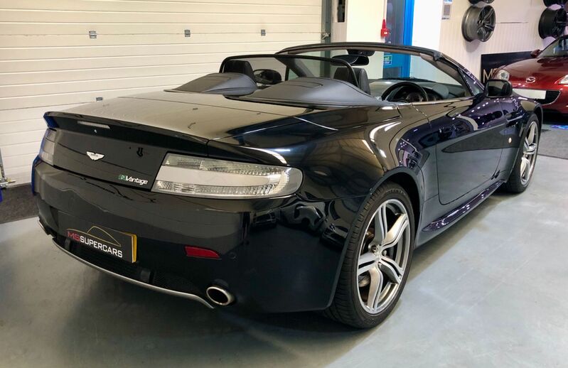 ASTON MARTIN VANTAGE