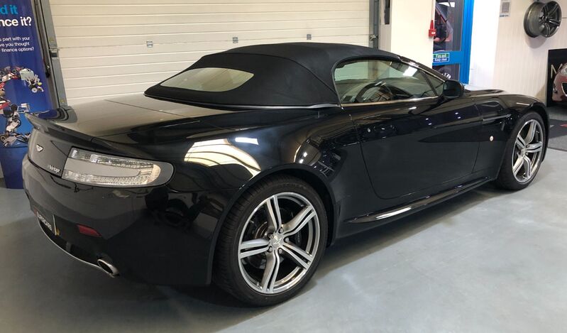 ASTON MARTIN VANTAGE