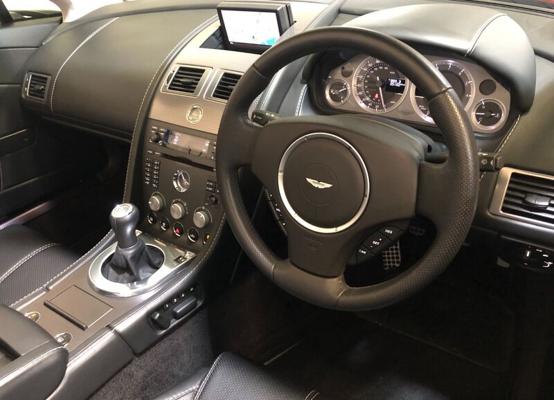 ASTON MARTIN VANTAGE