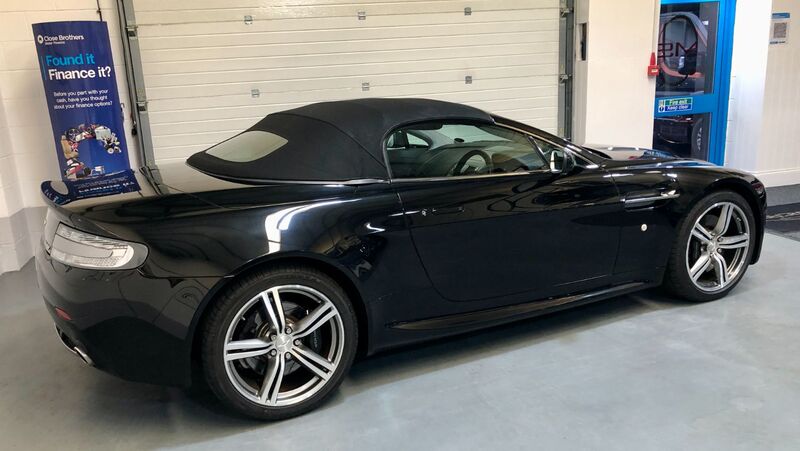 ASTON MARTIN VANTAGE