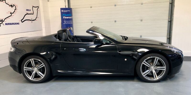 ASTON MARTIN VANTAGE