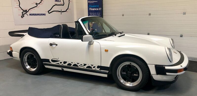PORSCHE 911