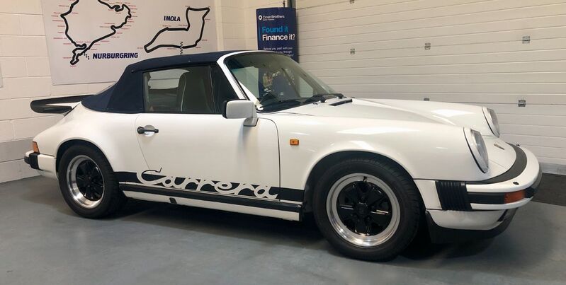 PORSCHE 911