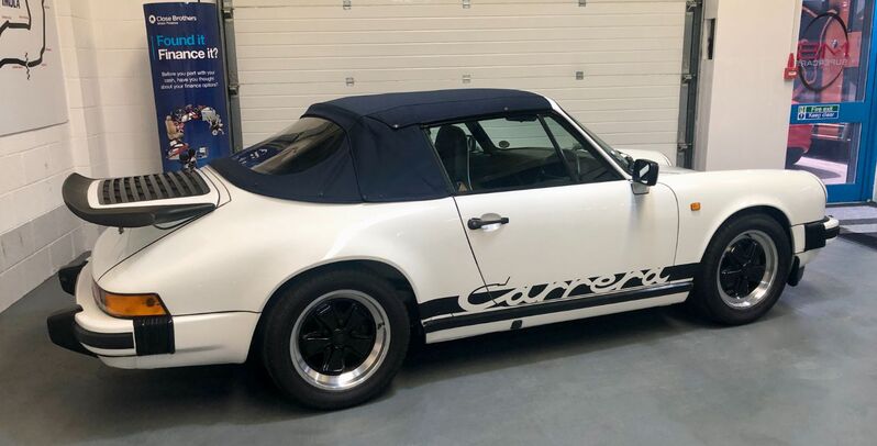 PORSCHE 911