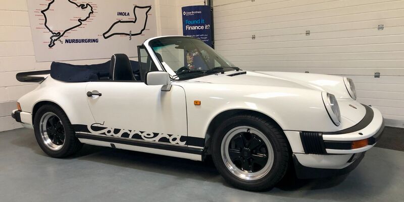 PORSCHE 911